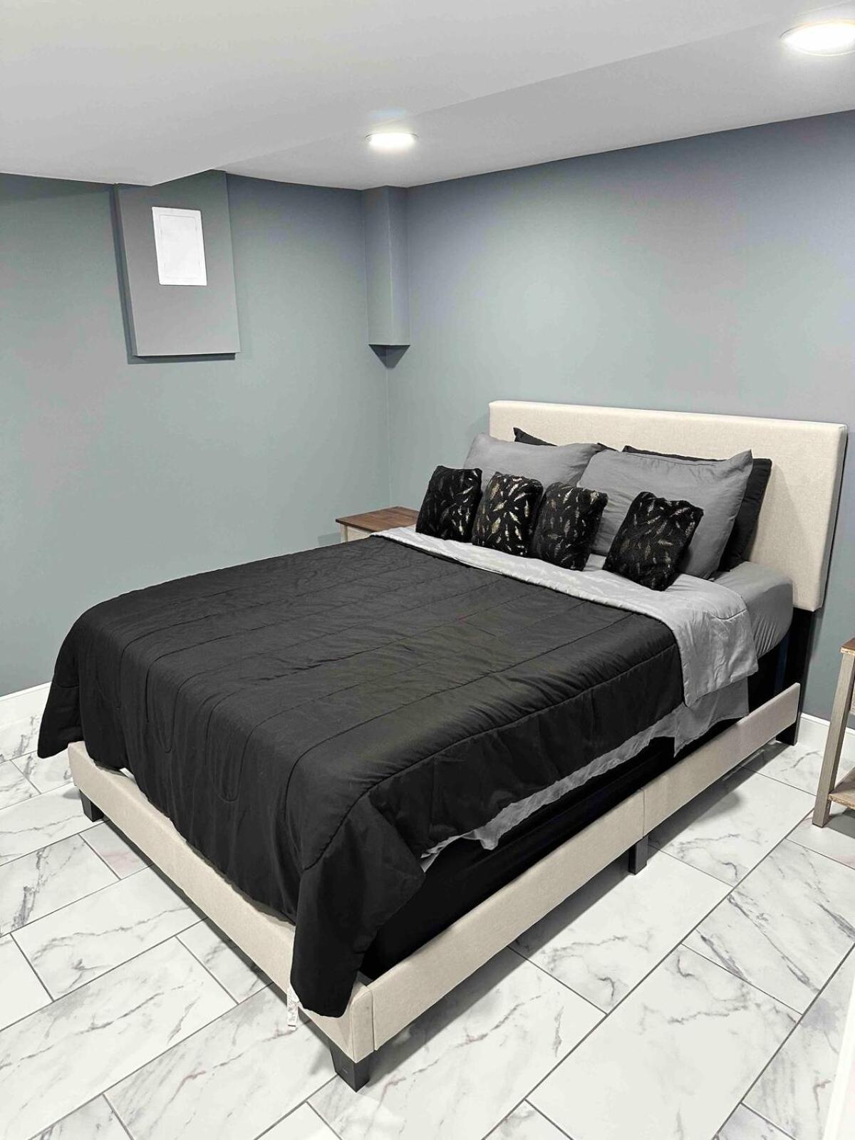 Lovely Basement 1-Bedroom With Free Parking 워싱턴 외부 사진